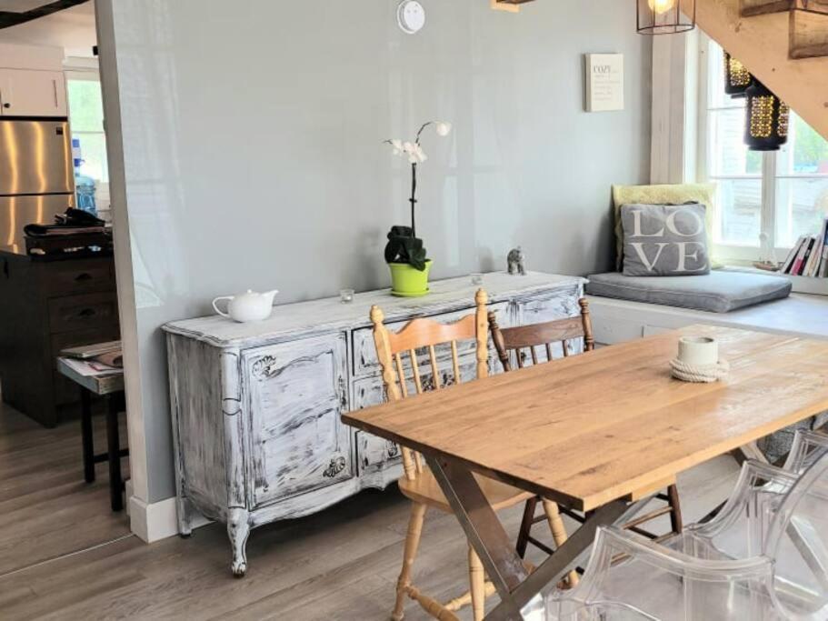 Om Chalet 1 Avec Spa Face Au Fleuve Saint-Jean エクステリア 写真